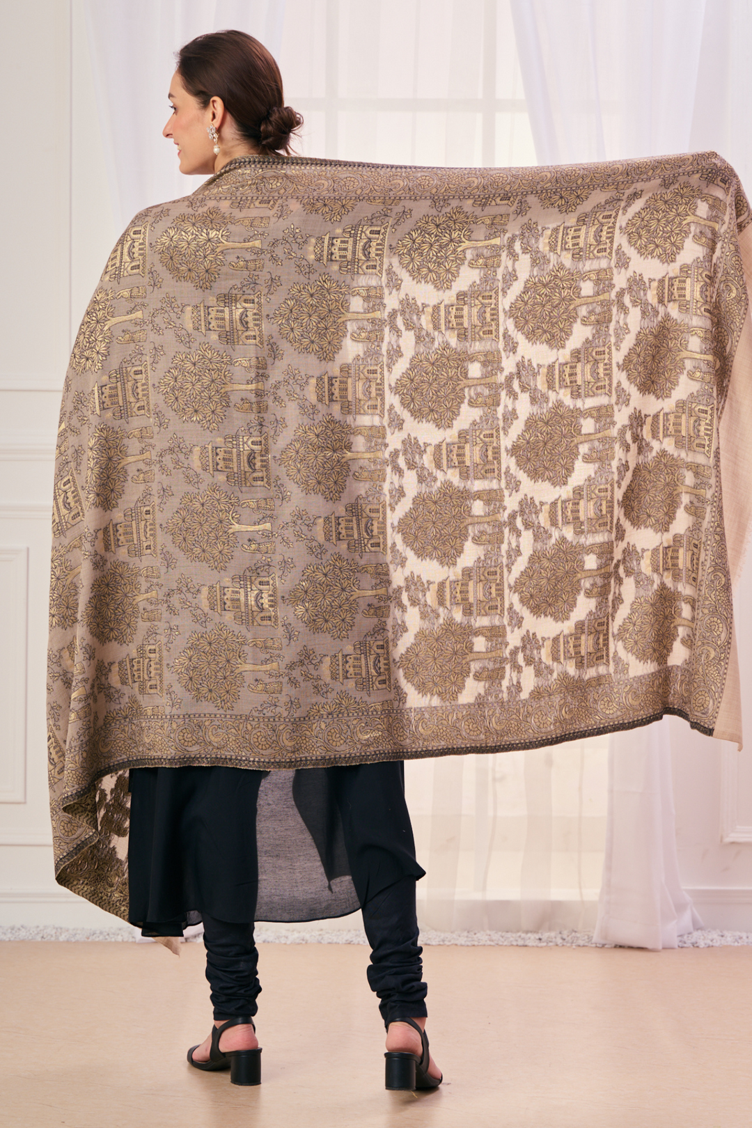 Women's ultra Fine Darbar jaal Kaani Shawl