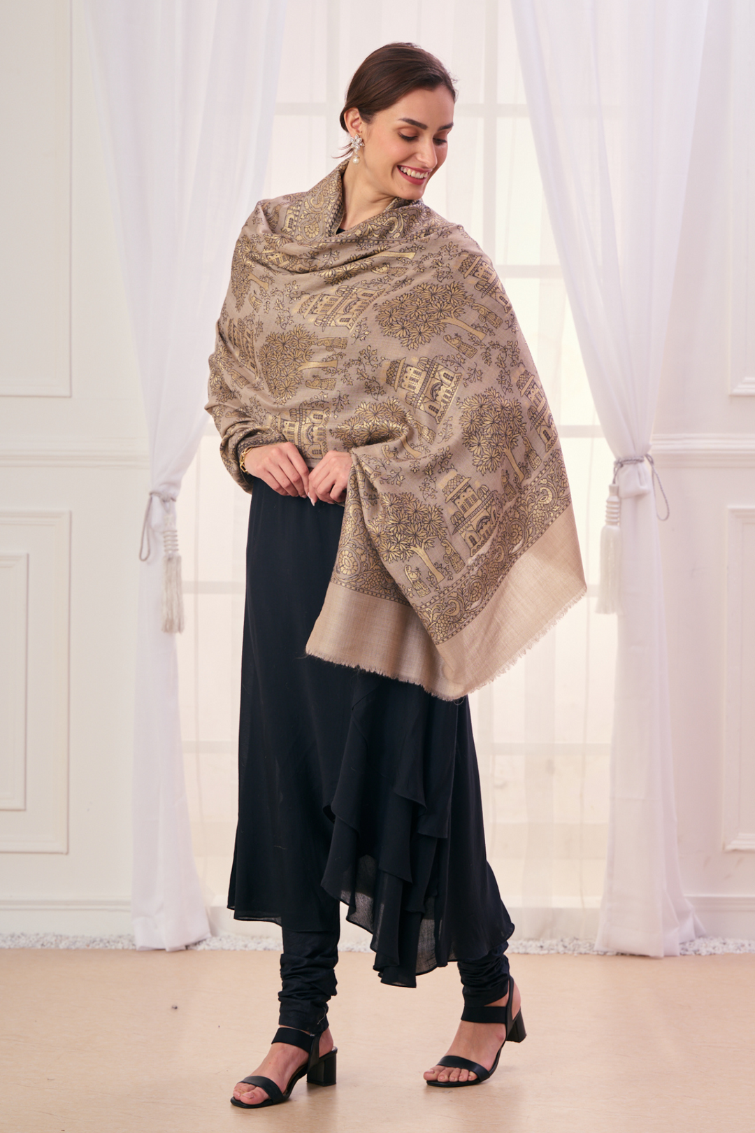 Women's ultra Fine Darbar jaal Kaani Shawl