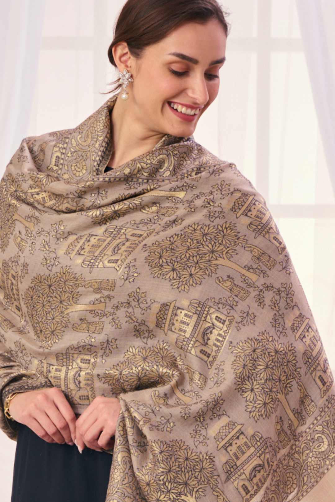Women's ultra Fine Darbar jaal Kaani Shawl