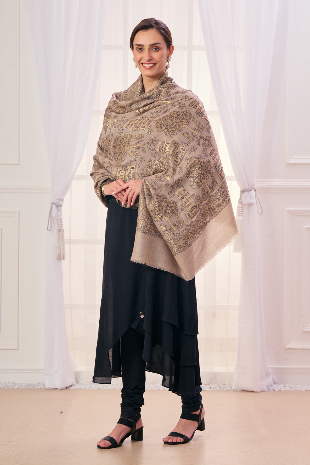 Women's ultra Fine Darbar jaal Kaani Shawl